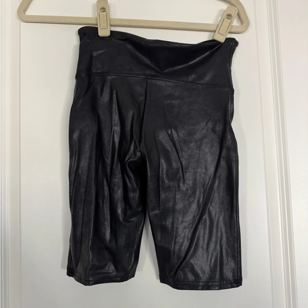 Spanx faux leather bike shorts - Picture 5 of 5